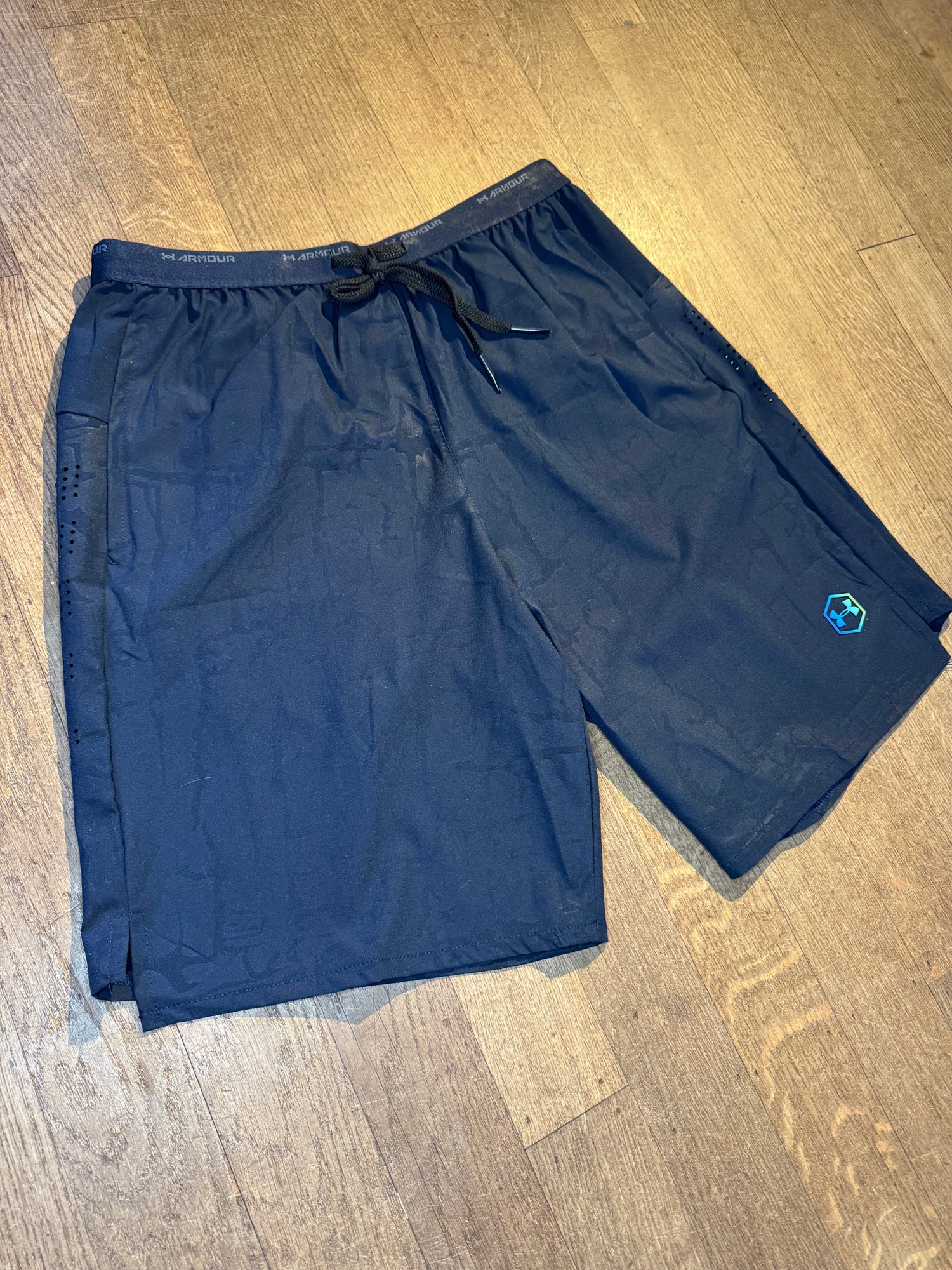 Nouveau short FLUORESCENT – Bleu marine
